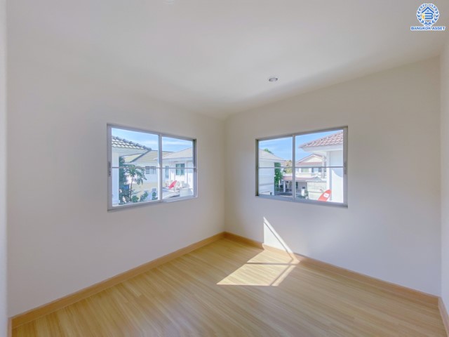 บ้านมือสองตกแต่งใหม่ ม.พฤกษ์ลดา1 บางใหญ่-เซ็นทรัลเวสต์เกต บนเนื้อที่ 50 ตร.ว. ฟังก์ชัน 3 ห้องนอน 2 ห้องน้ำ 2 ที่จอดรถ ทำเลเดินทางสะดวก เชื่อมต่อถ.กาญจนาภิเษก เพียง 10 นาทีถึงรถไฟฟ้าสายสีม่วง "สถานีคลองบางไผ่" ใกล้เซ็นทรัลเวสต์เกต จองเลย!...